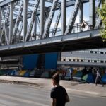 Bajo 40ºC: la ola de calor golpea a las personas migrantes sin hogar en París